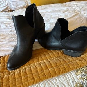 Chic Black Ankle Booties